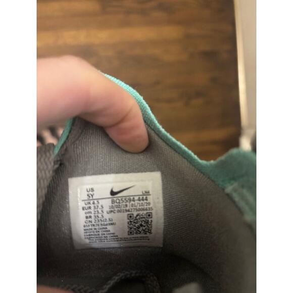 Nike LeBron XVII 17 GS South Beach Miami Green Pink BQ5594 444 5Y 6.5 Women - Picture 6 of 10